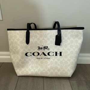 Large tote